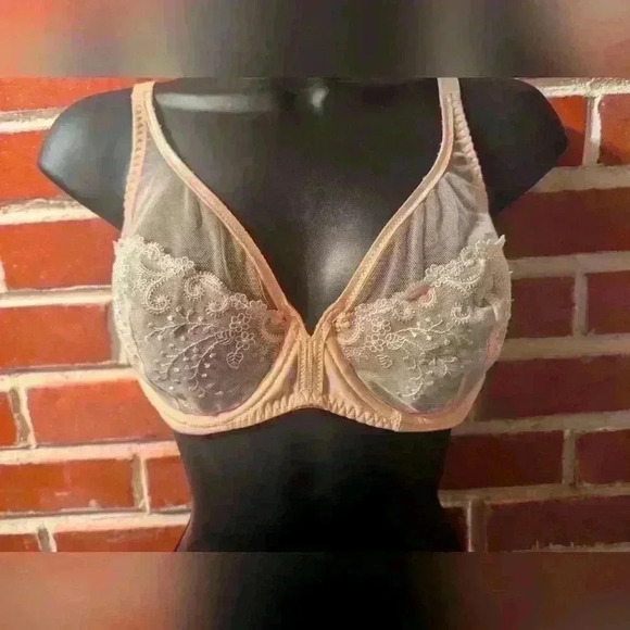 Simone Perele Other - Simone Perele Delice Bra. Size: 32E. Nude. Barely Worn.